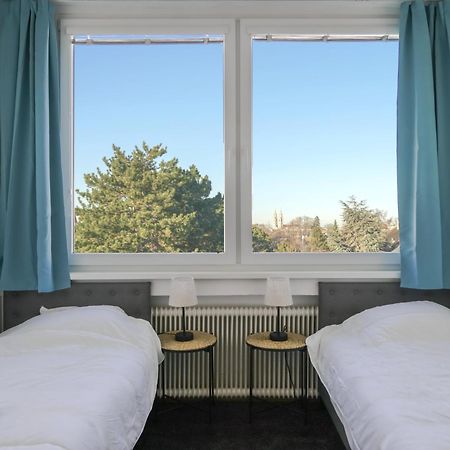 Spacious Apartments With View & Free Parking Винер Нойщат Екстериор снимка