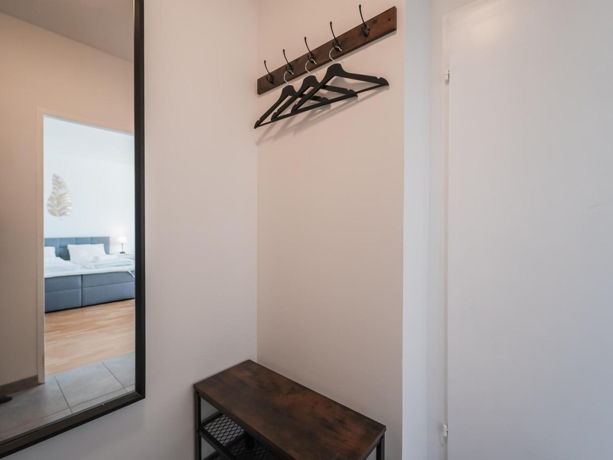 Spacious Apartments With View & Free Parking Винер Нойщат Екстериор снимка