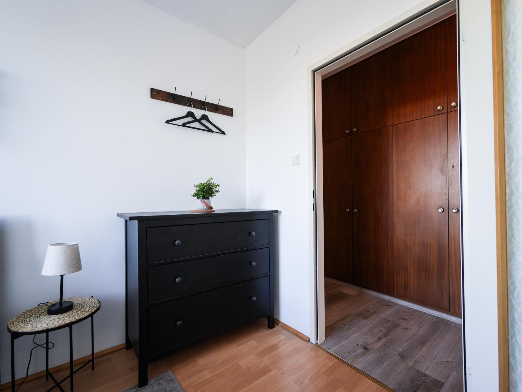 Spacious Apartments With View & Free Parking Винер Нойщат Екстериор снимка