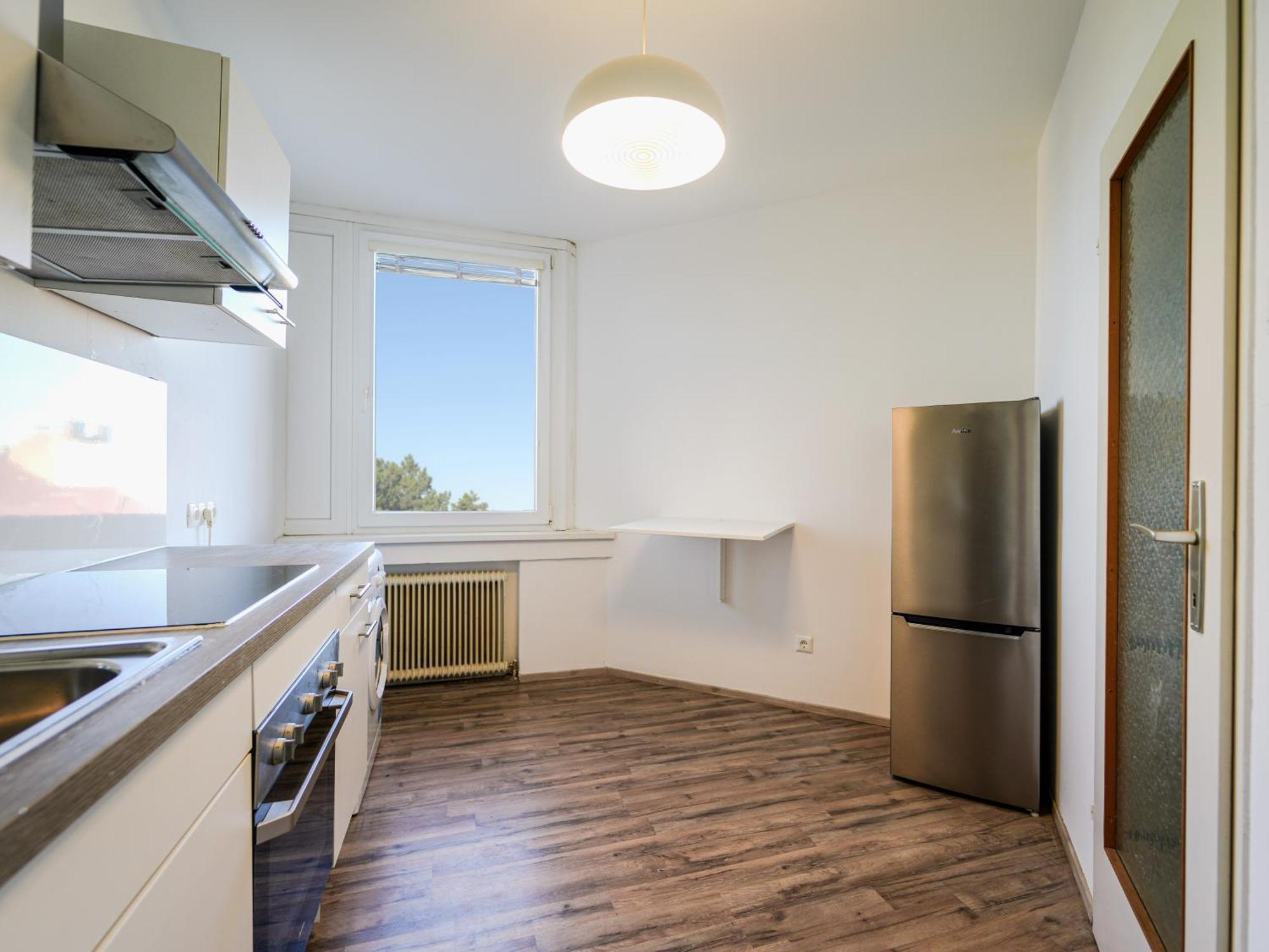 Spacious Apartments With View & Free Parking Винер Нойщат Екстериор снимка