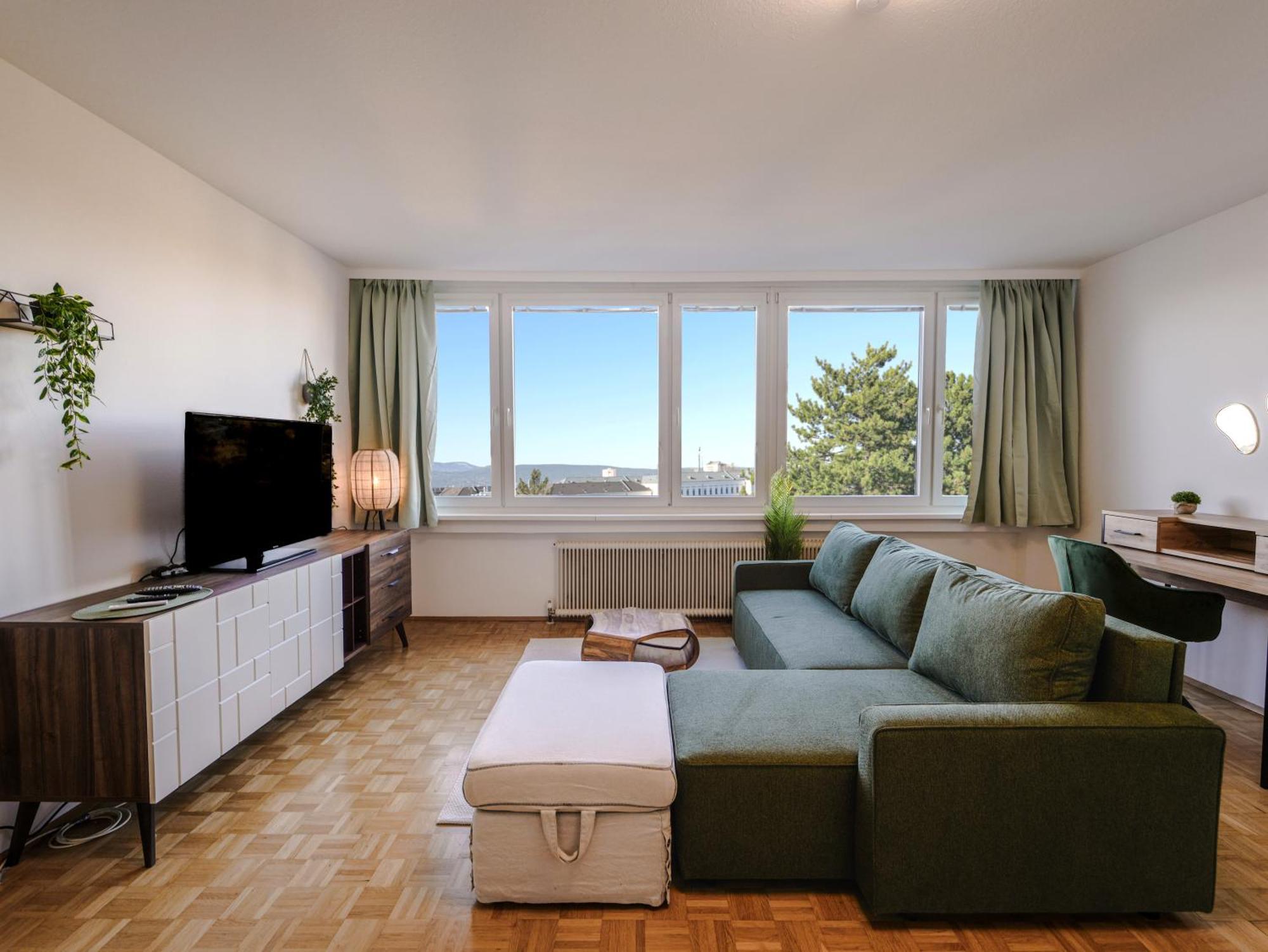 Spacious Apartments With View & Free Parking Винер Нойщат Екстериор снимка